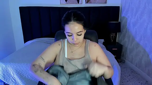 camiladuke7 online show from October 2025 07:34:01 PM