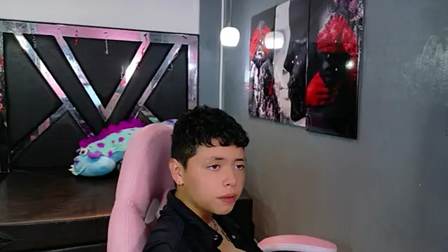 Snapshot of Twindesires chatting on October 2025 10:29:02 PM Twindesires online show from October 2025 10:29:02 PM