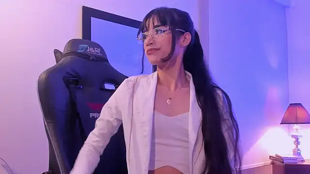 Rouse Monroe online show from November 2025 04:24:02 AM