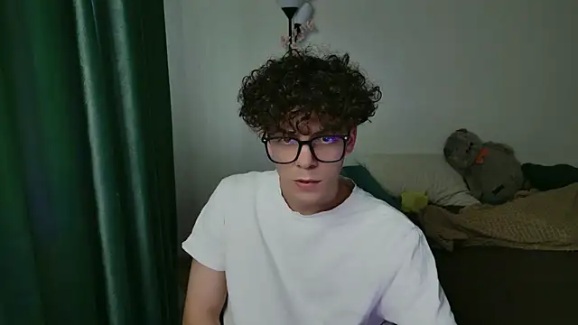 Snapshot of dreamgonetan chatting on September 2025 03:04:02 PM dreamgonetan online show from September 2025 03:04:02 PM