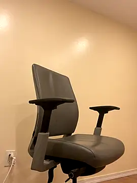 Snapshot of Melvin-92 chatting on November 2025 12:44:01 AM Melvin-92 online show from November 2025 12:44:01 AM