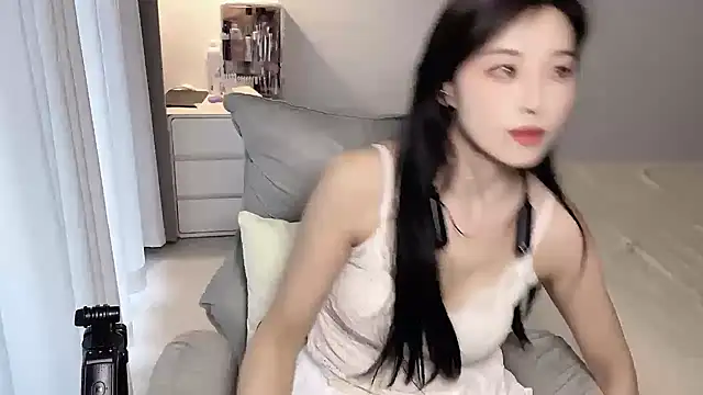 Mien-MM online show from December 2025 08:45:02 AM