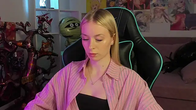 MiaGraces online show from November 2025 05:23:01 PM