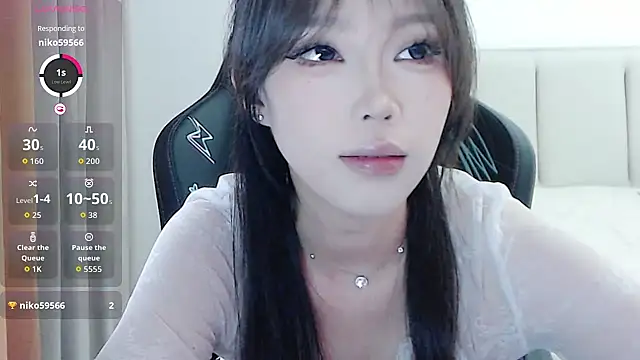 Puppy-12 online show from November 2025 04:40:01 AM