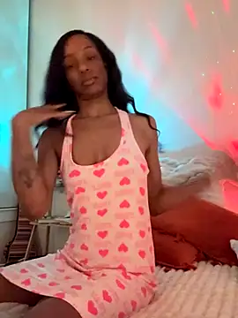 Snapshot of LoveDreaux chatting on December 2025 01:54:01 AM LoveDreaux online show from December 2025 01:54:01 AM