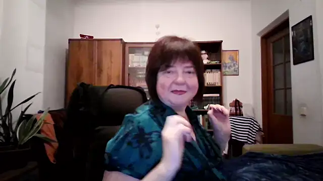 Snapshot of Violet_Pulse chatting on December 2025 03:06:01 PM Violet Pulse online show from December 2025 03:06:01 PM