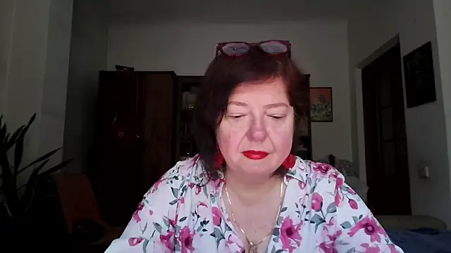 Snapshot of Violet_Pulse chatting on June 2026 07:22:02 AM Violet Pulse online show from June 2026 07:22:02 AM