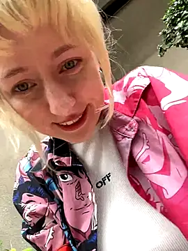 RonnieKiss online show from November 2025 03:18:02 AM