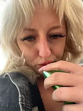 RonnieKiss online show from April 2026 06:29:02 AM