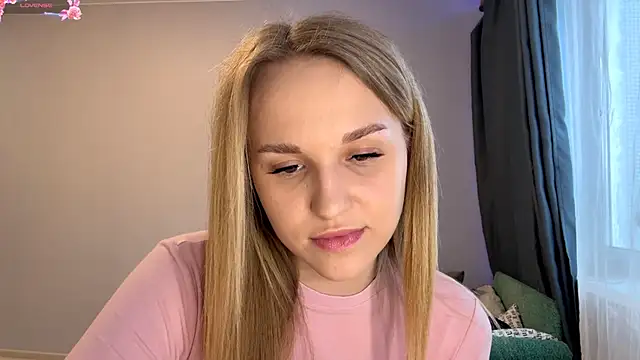 Snapshot of TanekaBoitel chatting on November 2025 12:18:01 PM TanekaBoitel online show from November 2025 12:18:01 PM