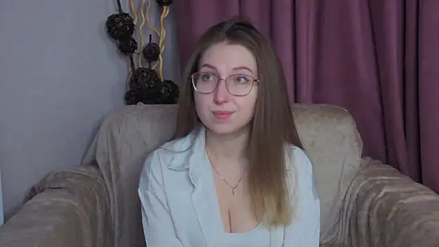 Snapshot of DaliaRadtke chatting on November 2025 06:18:01 PM DaliaRadtke online show from November 2025 06:18:01 PM