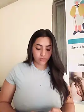 Snapshot of ANDREA-10_ chatting on June 2026 02:33:01 PM ANDREA-10 online show from June 2026 02:33:01 PM