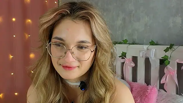 Snapshot of vivyboo111 chatting on February 2026 09:00:02 PM vivyboo111 online show from February 2026 09:00:02 PM