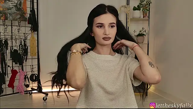 lettheskyfallx online show from March 2026 10:47:02 PM