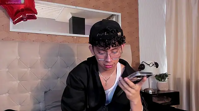 liam twiink online show from March 2026 04:55:01 PM