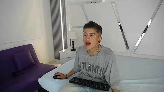 oblivionlove online show from March 2026 09:31:02 PM