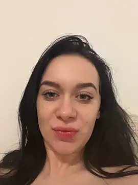 Snapshot of AlessiaVoss chatting on December 2025 05:41:01 PM AlessiaVoss online show from December 2025 05:41:01 PM