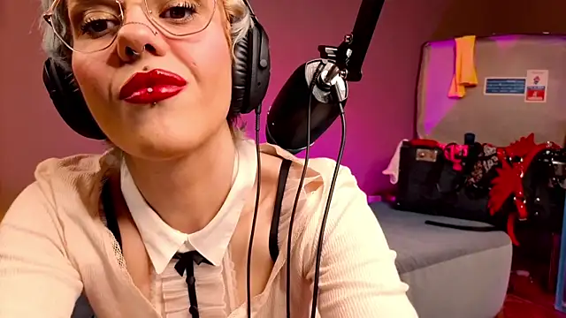 tacodeluxxxe online show from October 2025 10:39:01 PM