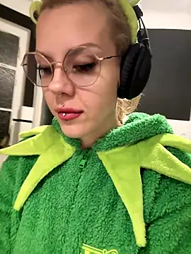 tacodeluxxxe online show from November 2025 07:03:03 PM