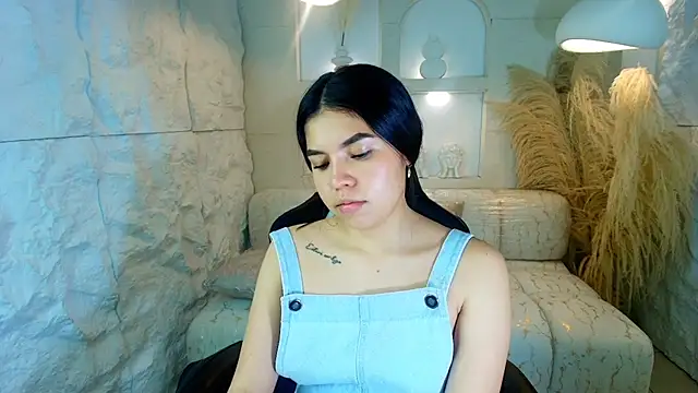 ambarina r online show from November 2025 03:23:02 AM