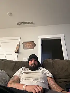 Snapshot of Halestorm911 chatting on November 2025 11:26:01 PM Halestorm911 online show from November 2025 11:26:01 PM