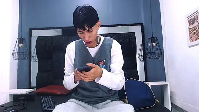 Daniel delux  online show from October 2025 11:01:01 AM