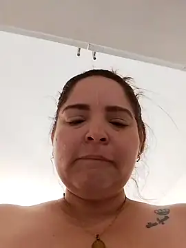 AmandaaWats online show from August 2026 01:02:02 PM