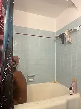 Snapshot of oceanmotion762 chatting on October 2025 04:05:02 AM oceanmotion762 online show from October 2025 04:05:02 AM