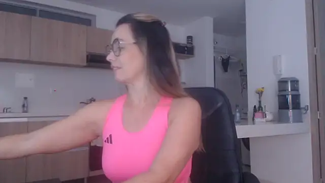 LovePaula online show from March 2026 11:00:02 PM