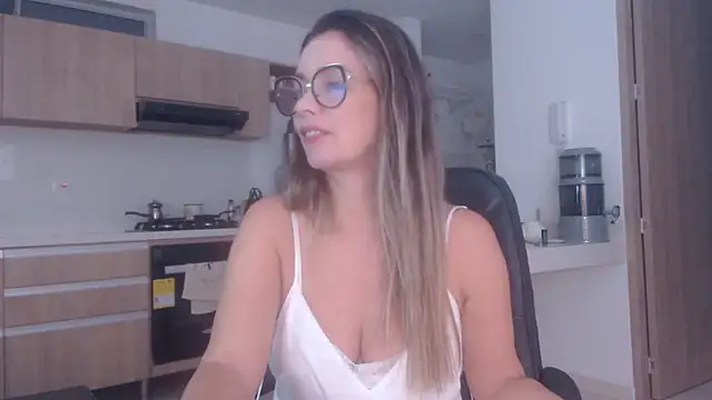 LovePaula online show from April 2026 11:11:02 AM