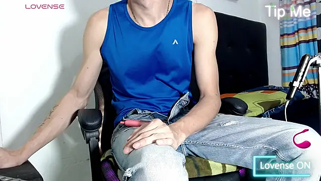 LATINO27CM online show from July 2026 11:03:01 PM