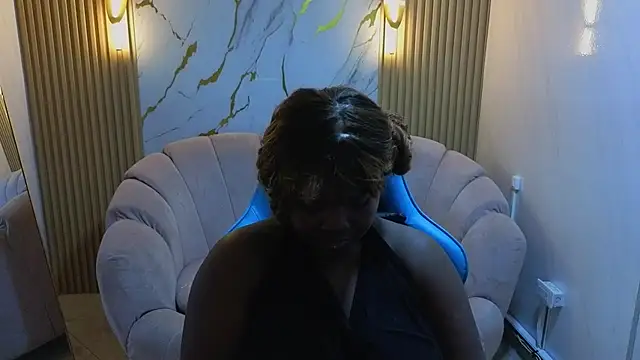 Soffia b online show from November 2025 08:01:01 PM