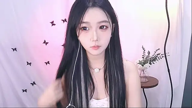 Snapshot of Miao-Maimiao chatting on December 2025 12:58:01 PM Miao-Maimiao online show from December 2025 12:58:01 PM