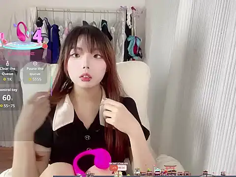 Aloves-21 online show from November 2025 09:21:02 AM