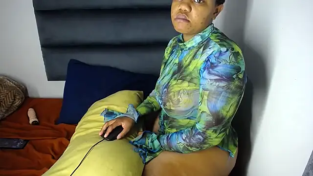 Snapshot of Juiceybileh chatting on November 2025 12:27:01 AM Juiceybileh online show from November 2025 12:27:01 AM