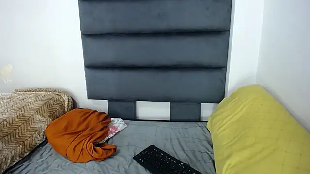 Snapshot of Juiceybileh chatting on November 2025 09:09:01 PM Juiceybileh online show from November 2025 09:09:01 PM