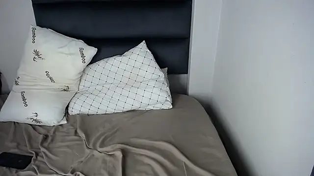 Snapshot of Juiceybileh chatting on November 2025 09:26:02 PM Juiceybileh online show from November 2025 09:26:02 PM