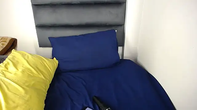 Snapshot of Juiceybileh chatting on November 2025 08:01:01 PM Juiceybileh online show from November 2025 08:01:01 PM