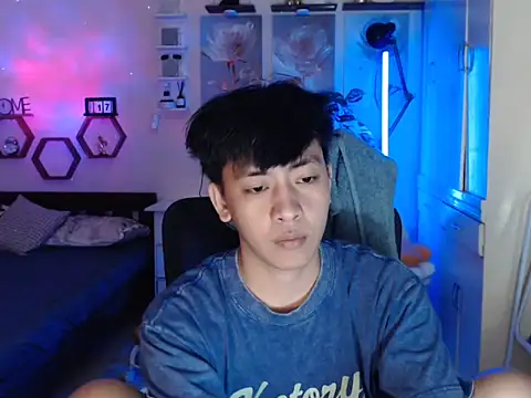 Snapshot of niel_cumshow chatting on December 2025 04:02:01 PM niel cumshow online show from December 2025 04:02:01 PM