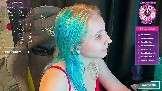 ChristinaFivePlus online show from November 2025 04:17:02 PM