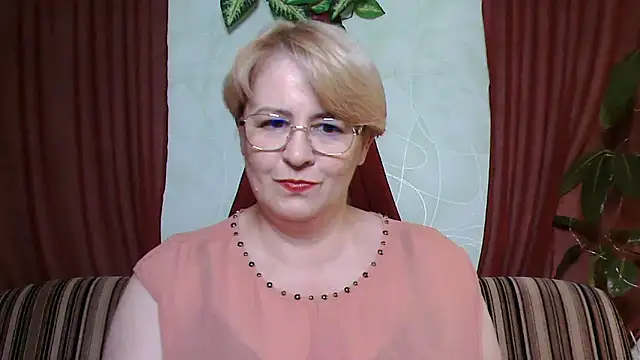 Snapshot of Selena-Velvet chatting on October 2025 12:58:01 PM Selena-Velvet online show from October 2025 12:58:01 PM