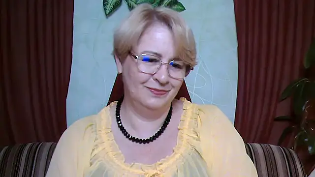 Snapshot of Selena-Velvet chatting on October 2025 12:25:01 PM Selena-Velvet online show from October 2025 12:25:01 PM