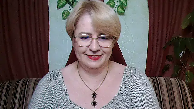 Snapshot of Selena-Velvet chatting on October 2025 01:21:01 PM Selena-Velvet online show from October 2025 01:21:01 PM