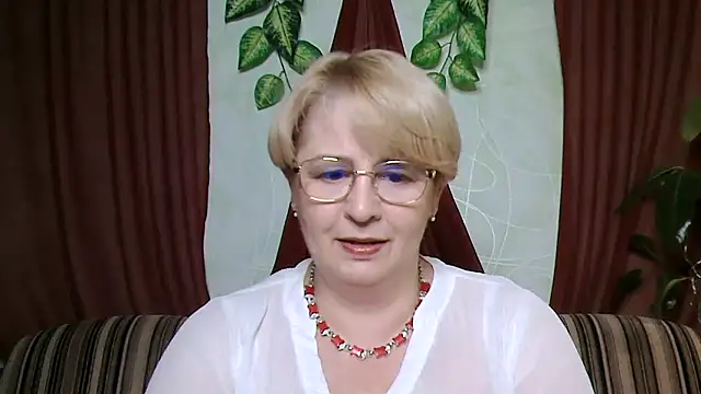 Snapshot of Selena-Velvet chatting on October 2025 01:22:01 PM Selena-Velvet online show from October 2025 01:22:01 PM