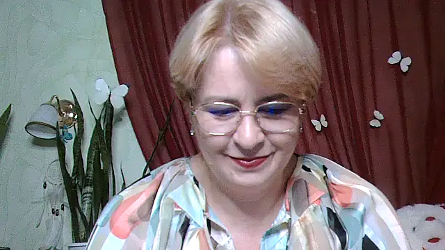 Snapshot of Selena-Velvet chatting on November 2025 01:35:02 PM Selena-Velvet online show from November 2025 01:35:02 PM