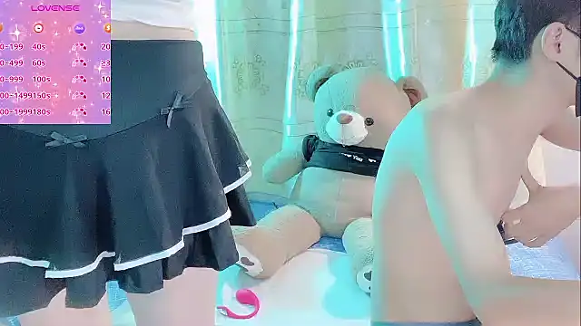 White-Lia online show from October 2025 08:37:02 PM