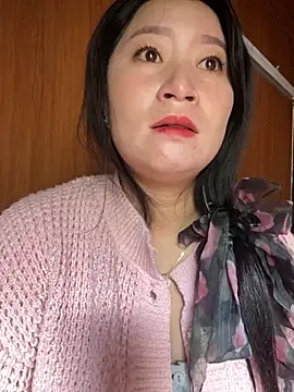 Snapshot of violet-00 chatting on October 2025 12:43:02 AM violet-00 online show from October 2025 12:43:02 AM