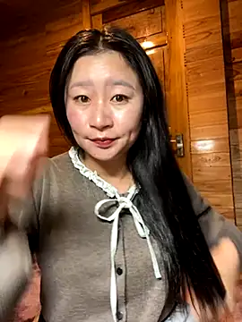 Snapshot of violet-00 chatting on November 2025 10:51:01 AM violet-00 online show from November 2025 10:51:01 AM