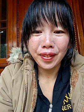 helenzz online show from November 2025 12:43:01 AM