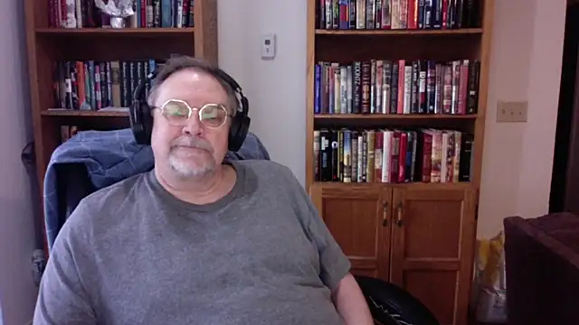 Vinyl22xh online show from April 2026 12:04:01 AM